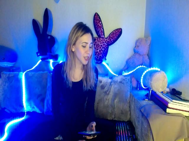 Live sex webcam photo for WendyMey #269065349