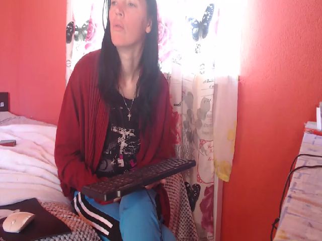 Live sex webcam photo for HOT_JULLYXXX #269070506