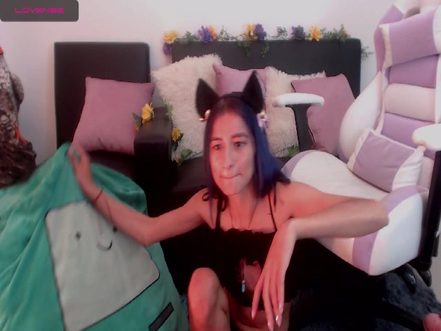 Live sex webcam photo for Silvana_21_ #269083793