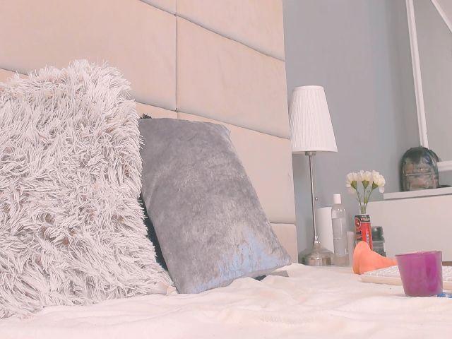 Live sex webcam photo for IvySolazola #269068064