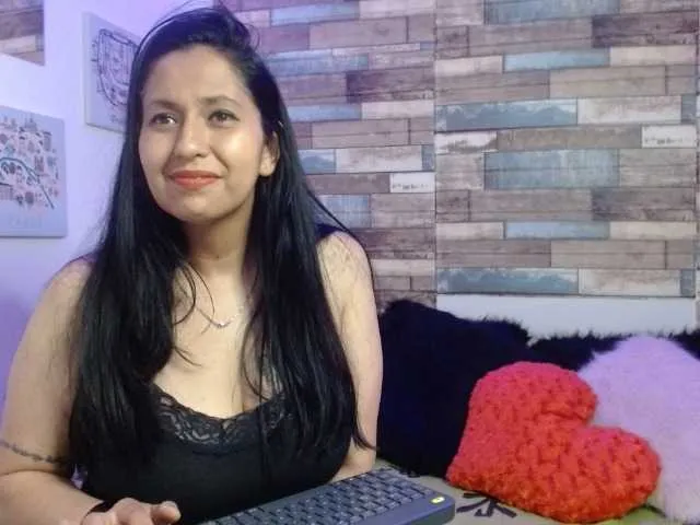 Live sex webcam photo for milenacambc #269079688