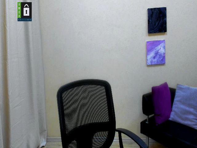 Live sex webcam photo for LoreinKis #269070653