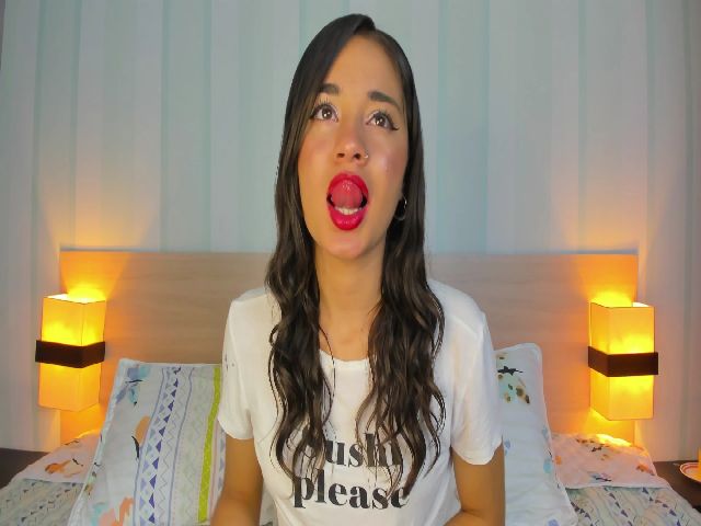 Live sex webcam photo for Keira_Live #269083609