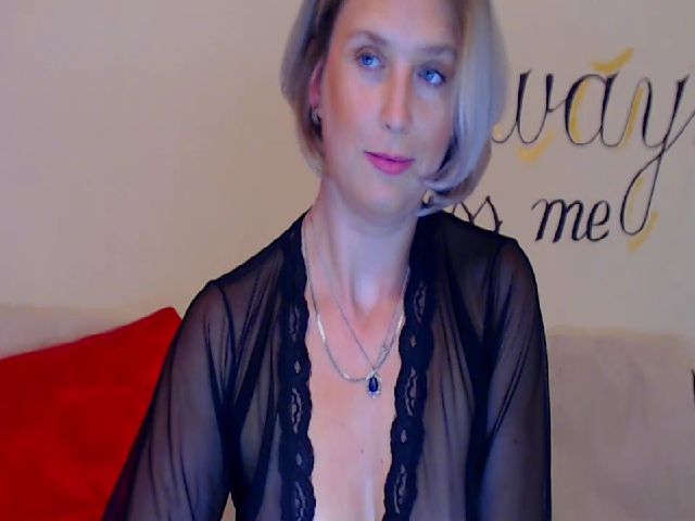 Live sex webcam photo for JosephineLDS #269071227