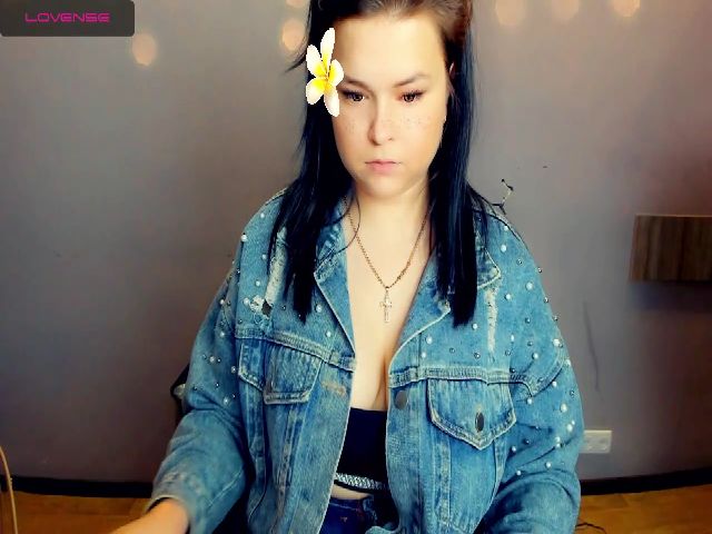 Live sex webcam photo for Sinnarey #269071254