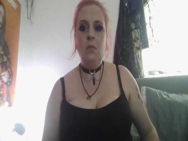 Live sex webcam photo for Weetziebabe #269076550