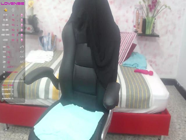 Live sex webcam photo for Alejandra_06 #269067659