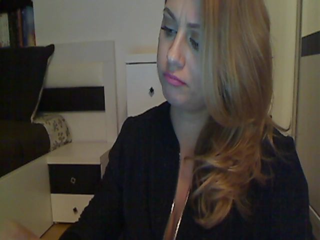 Live sex webcam photo for MISS__S #269083835