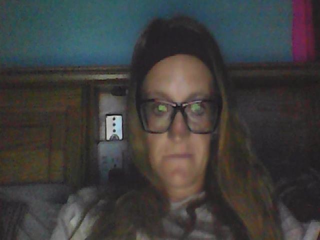 Live sex webcam photo for Sxylilmomma93 #269066298