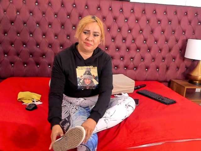 Live sex webcam photo for vivianehottT #269086231