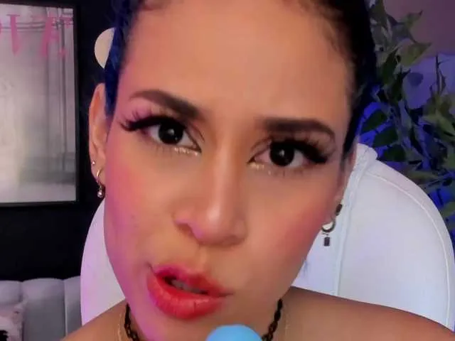 Live sex webcam photo for EvelynHarris #287950376