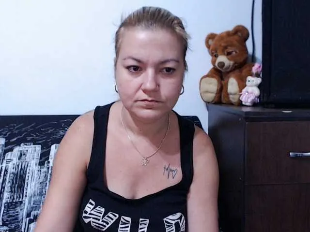 Live sex webcam photo for Softhottmilf #269091391