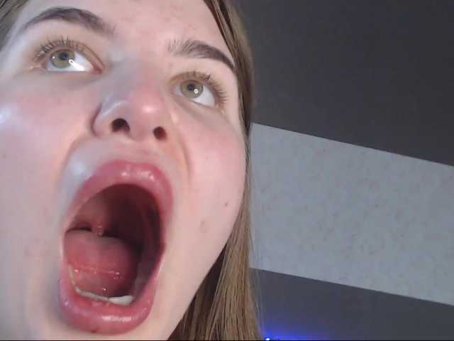 Live sex webcam photo for HollyMays #269085210