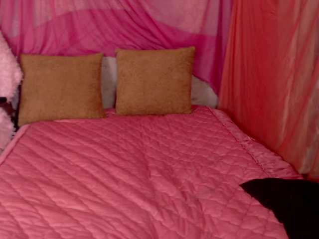 Live sex webcam photo for AuroraPredawn #269091190