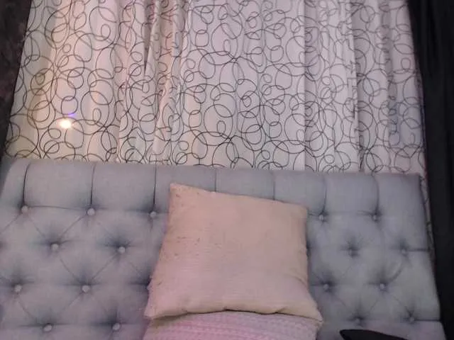 Live sex webcam photo for Katalina-Luv #269091532
