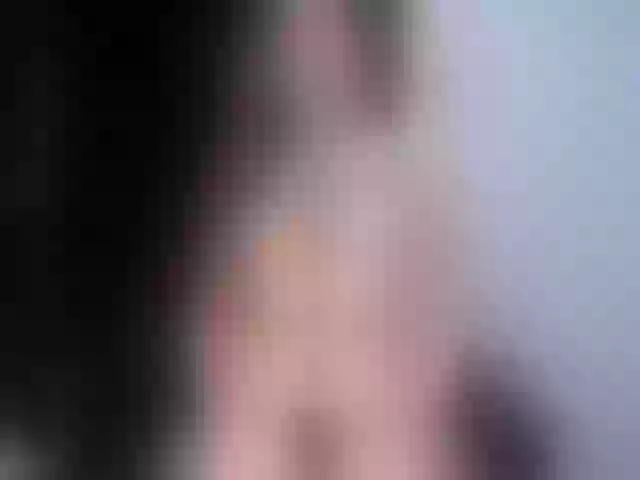 Live sex webcam photo for MaggieBrown #269101457