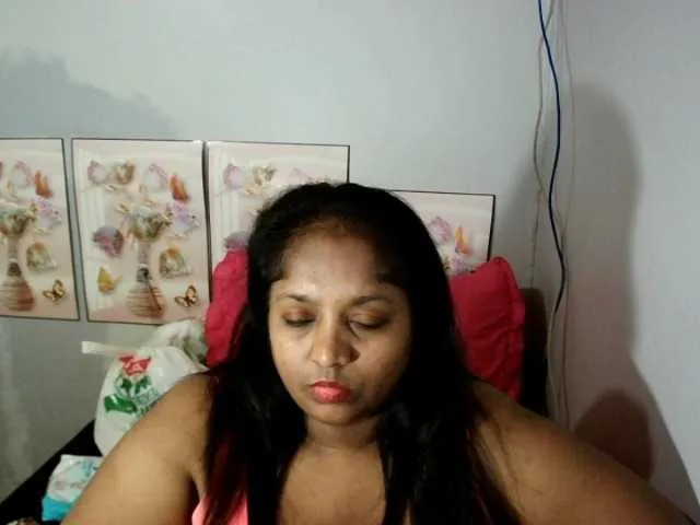 Live sex webcam photo for Indiantasha #287986188