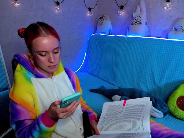 Live sex webcam photo for KiraLiLime #287990113