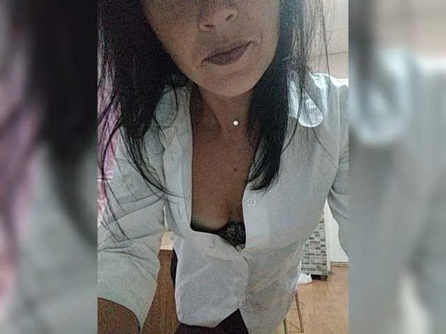 Live sex webcam photo for Nicole999 #269085036