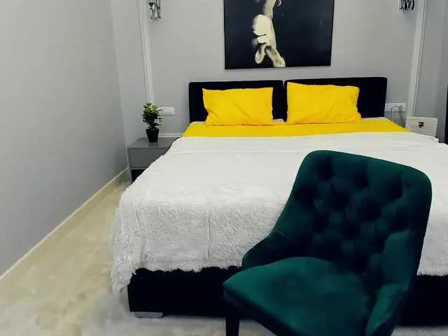 Live sex webcam photo for ElsaJeann #269100522