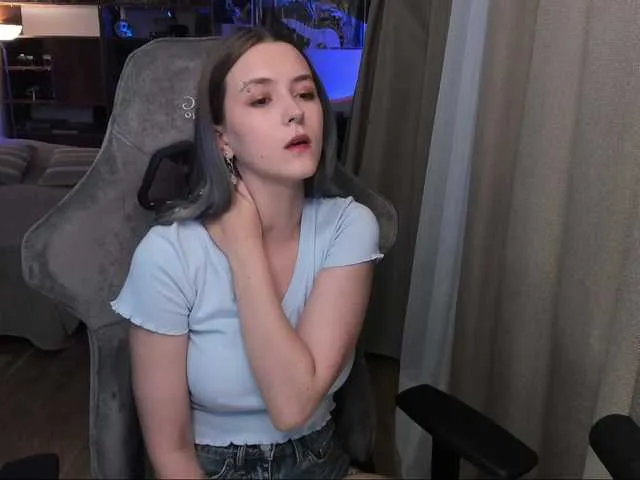 Live sex webcam photo for AsakiSen7 #269095186