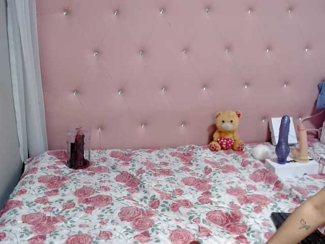Live sex webcam photo for AmyWright #269102306