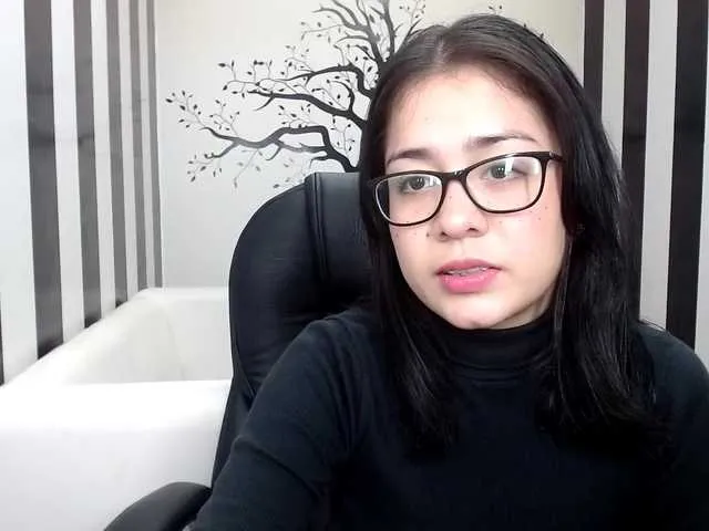 Live sex webcam photo for Miaxhot #269086188