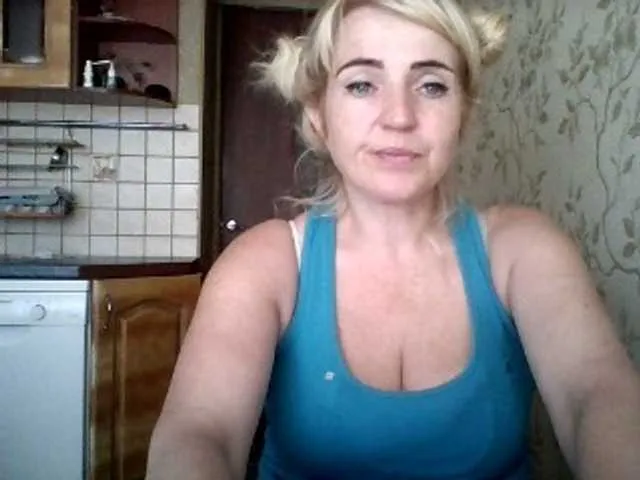 Live sex webcam photo for CuteLen555 #269090544