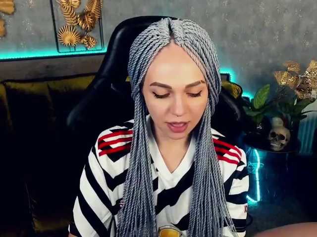Live sex webcam photo for SkyEyesss #269100970