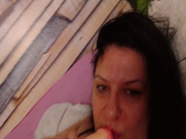 Live sex webcam photo for Krystalmilfx #269097426