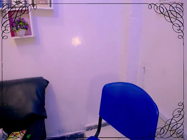 Live sex webcam photo for Delila_hot #269094758