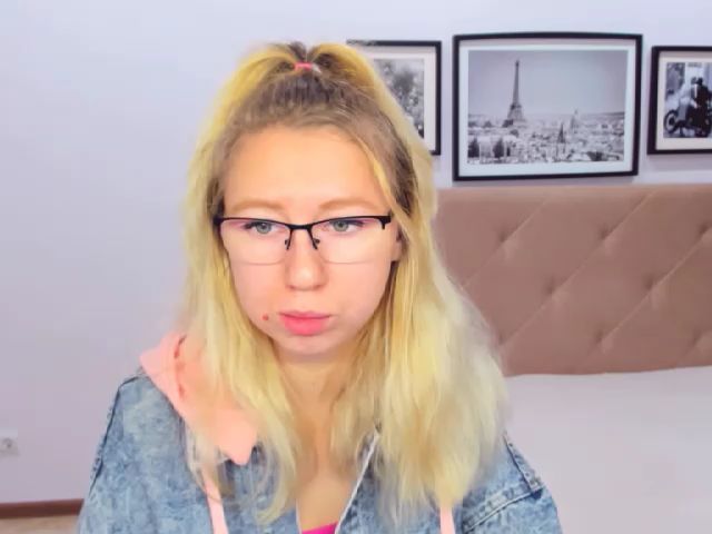 Live sex webcam photo for LizaSwan #269089653