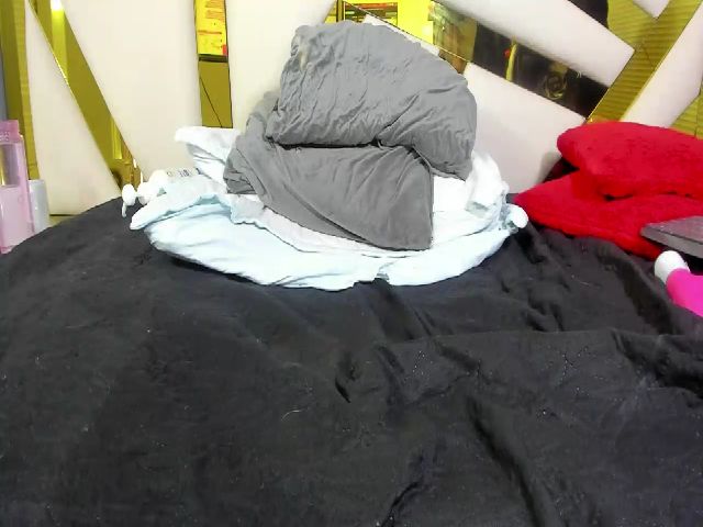 Live sex webcam photo for Mssbombom_ #269091628