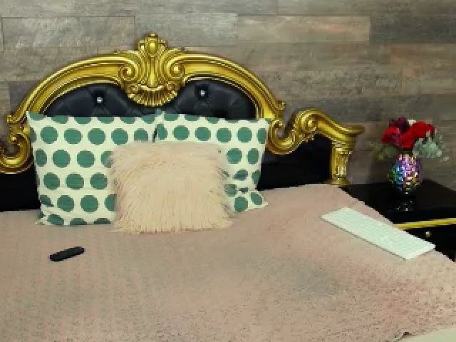 Live sex webcam photo for KendraTess #269088284