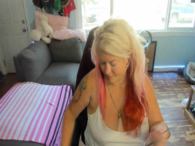 Live sex webcam photo for Janrubygirl #269102993