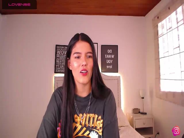 Live sex webcam photo for Rose_se #269103780