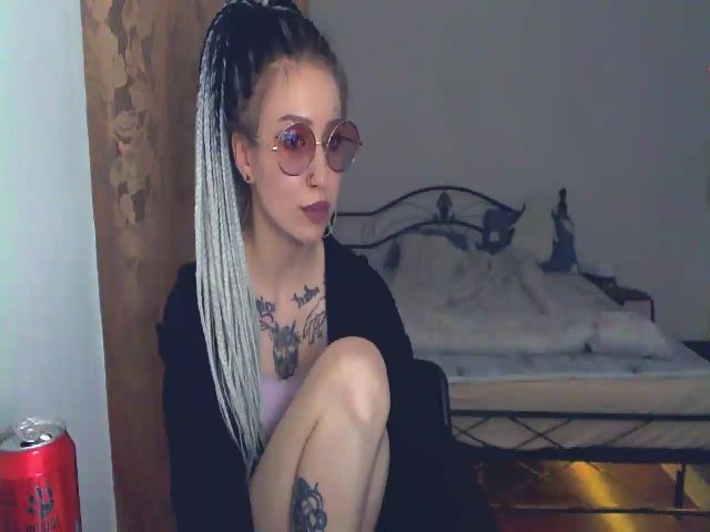 Live sex webcam photo for EeveeViolet #269105067
