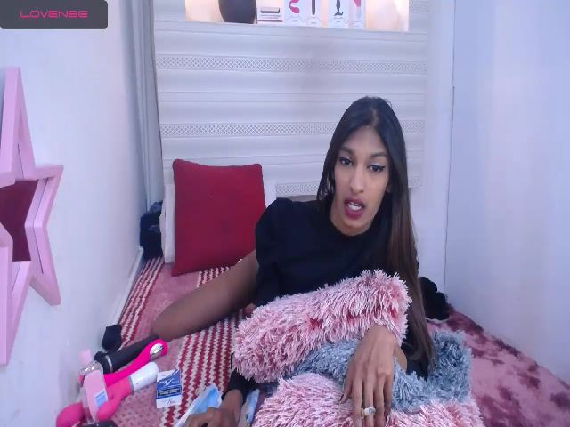 Live sex webcam photo for Silky_indian #269106332