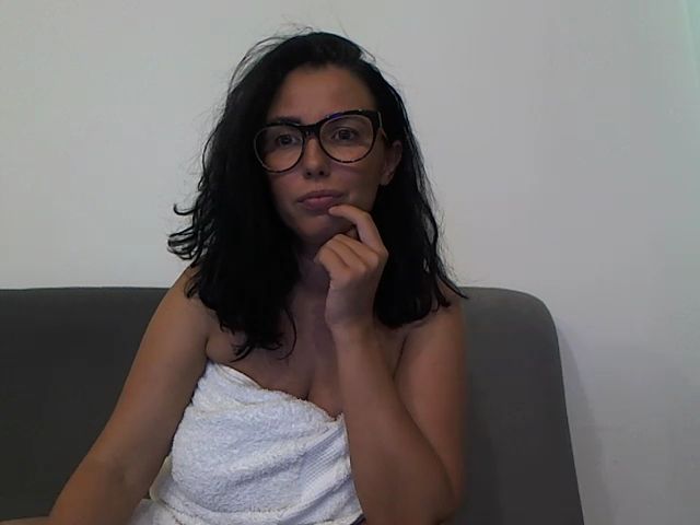Live sex webcam photo for HotErikka #269097231