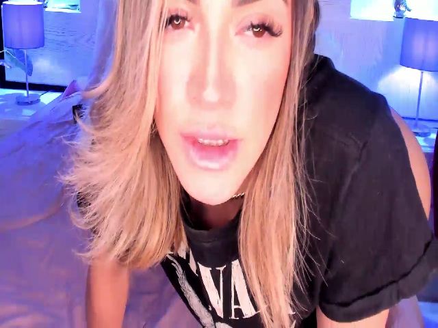 Live sex webcam photo for R4VENN_ #269089150