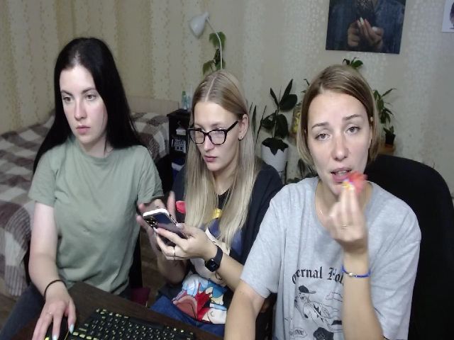 Live sex webcam photo for Emi_lywild #269097109