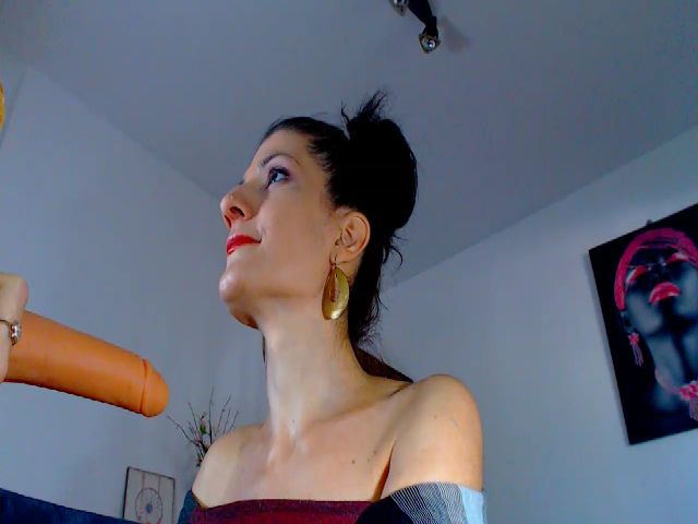 Live sex webcam photo for SexxyAylin #269096484
