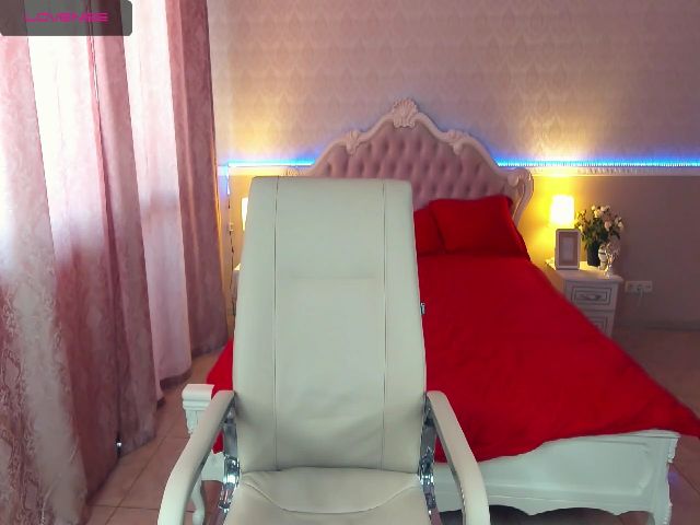 Live sex webcam photo for NikkyGirl #269092229