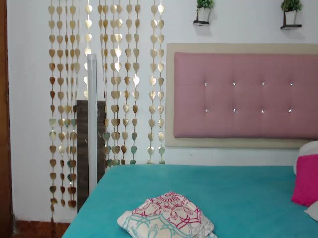 Live sex webcam photo for Maryalelove #269102353