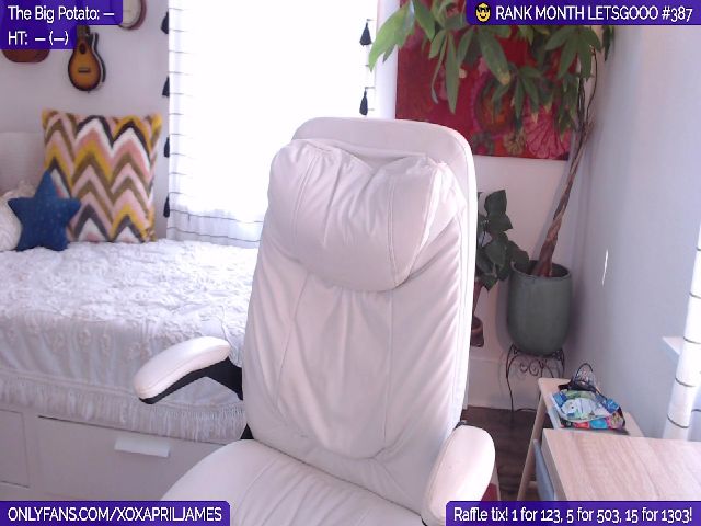 Live sex webcam photo for AprilJames #269098441