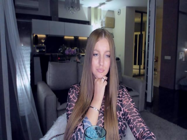 Live sex webcam photo for GossipGirl_ #269098103