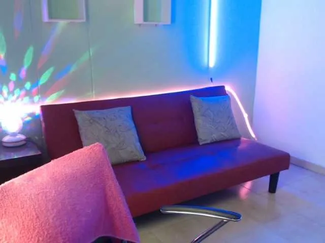 Live sex webcam photo for hanna-queen21 #269101664