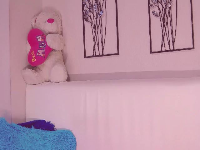 Live sex webcam photo for BellaBelll #269087092