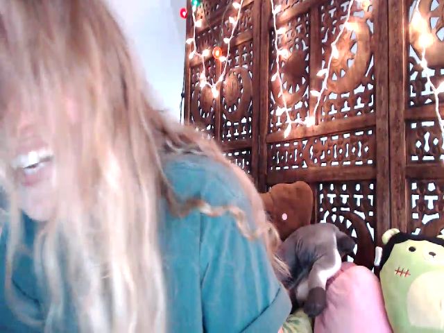 Live sex webcam photo for WildflowerEm #269100065