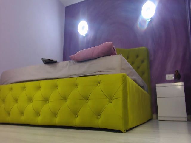 Live sex webcam photo for BrianaDeville #269096985